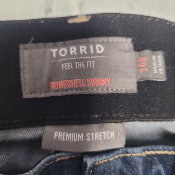 Torrid Skinny Super Stretch Jeans Size 16R - Picture 2 of 5